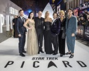 s1-premiere-london-cast-07.jpg